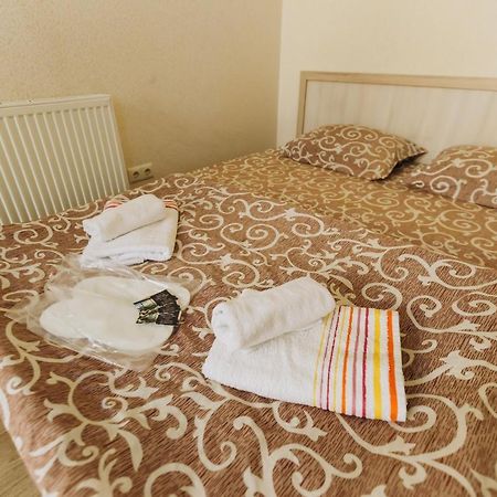 Затишні Apartments Біля Жд Вокзалу Ivano Frankivsk Bagian luar foto