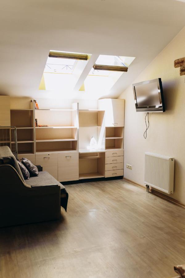 Затишні Apartments Біля Жд Вокзалу Ivano Frankivsk Bagian luar foto