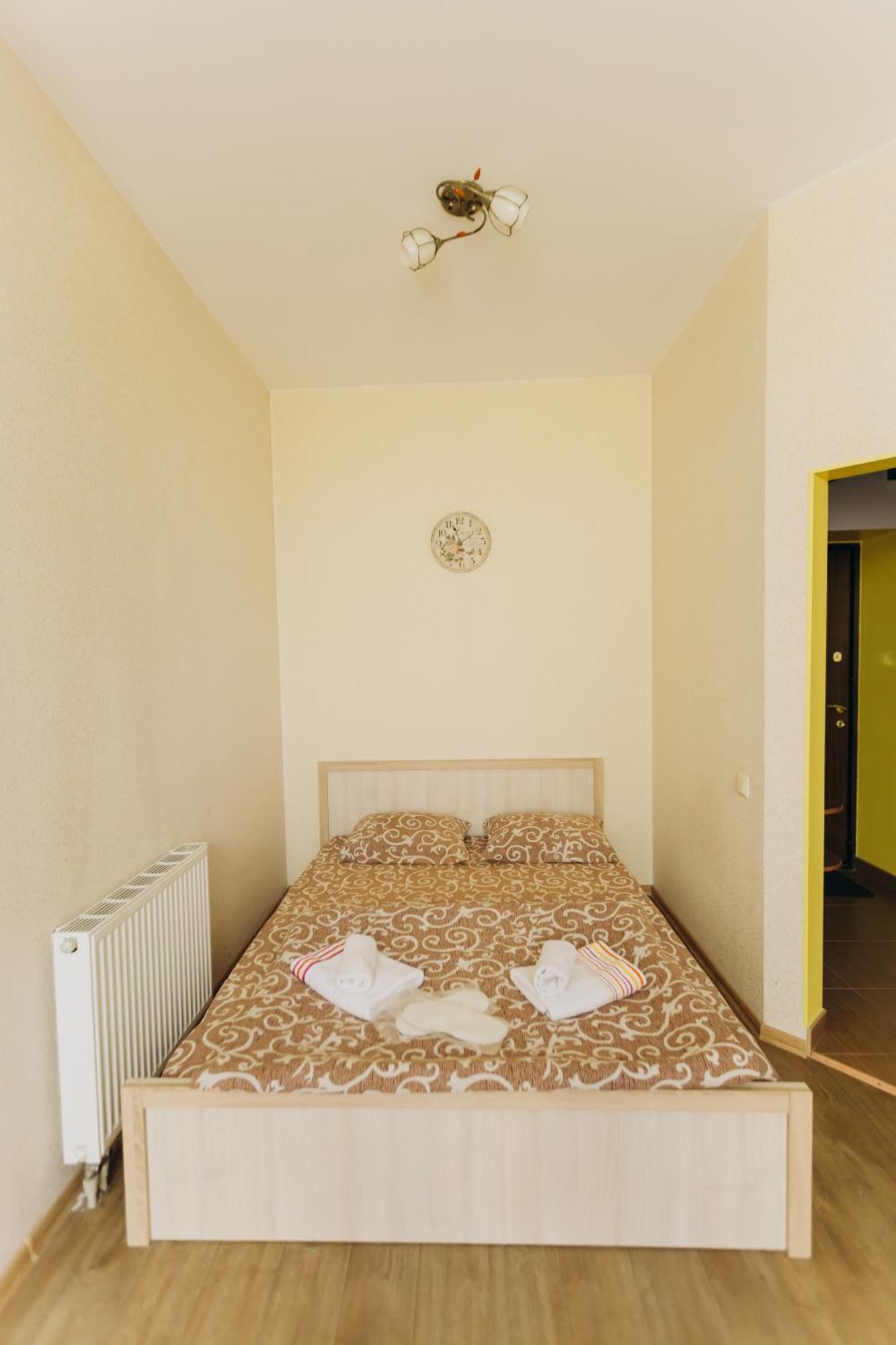 Затишні Apartments Біля Жд Вокзалу Ivano Frankivsk Bagian luar foto